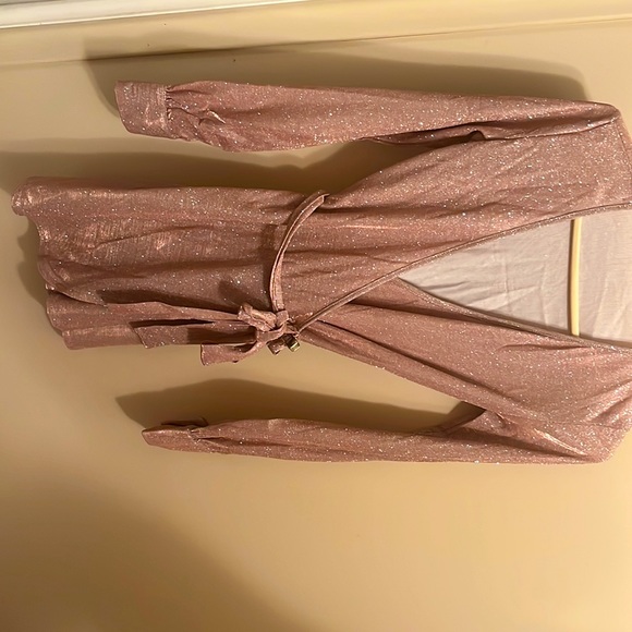 Little pink cocktail dress! Super cute for any fancy dinner or night out! - Picture 4 of 4